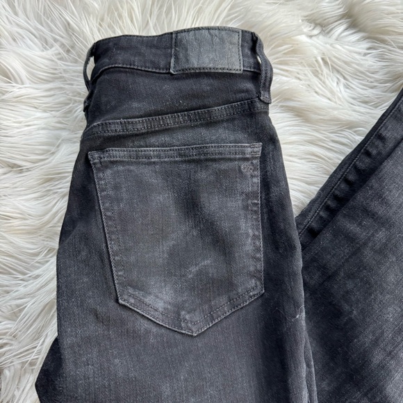 Madewell Curvy Kick Out Crop Jean in black Rinse Wash - Picture 11 of 14